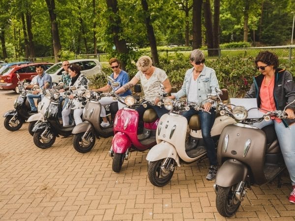 Scooter rijden familiefeest