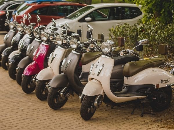 Scooter rijden vrijgezellenfeest